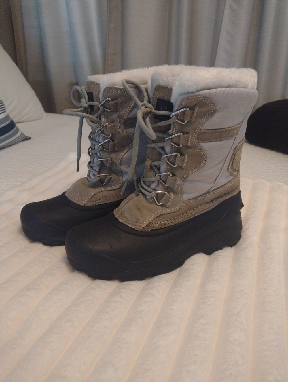 Natural Reflections Womens 7 Insulated Water Resistant Rain Snow Boots Tan Laces